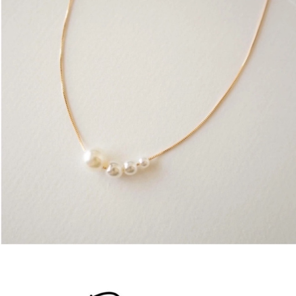 NWOT Gold Multi Pearl Necklace
